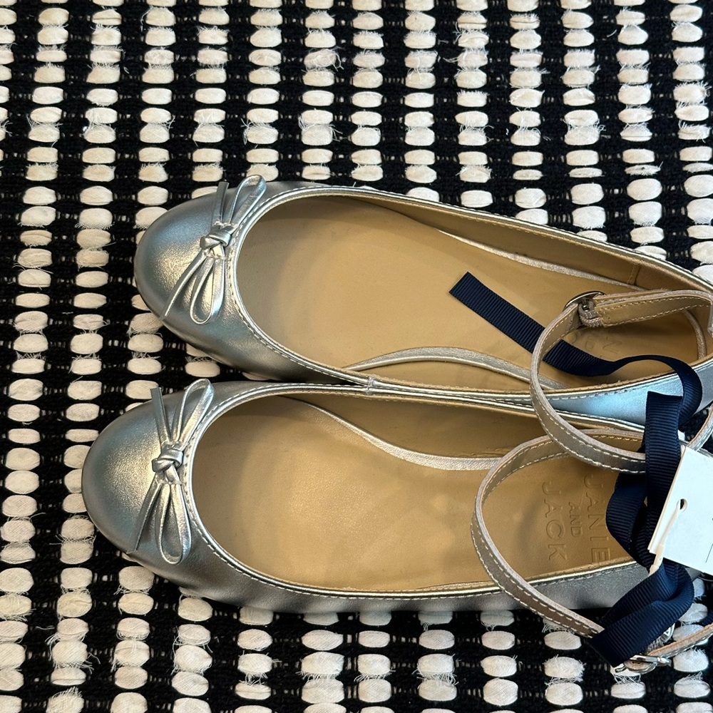 JANIE and JACK METALLIC ANKLE STRAP BOW BALLET FLAT - Picture 6 of 12